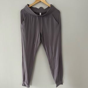 Lululemon Purple Jogger SZ 8